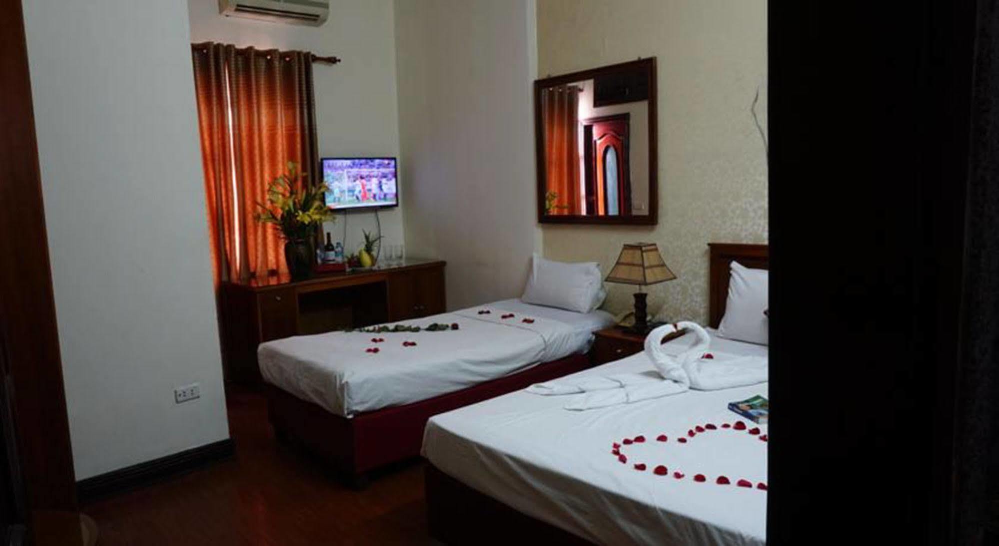 Hanoi Golden Moon Guest House & Travel Hanói Exterior foto