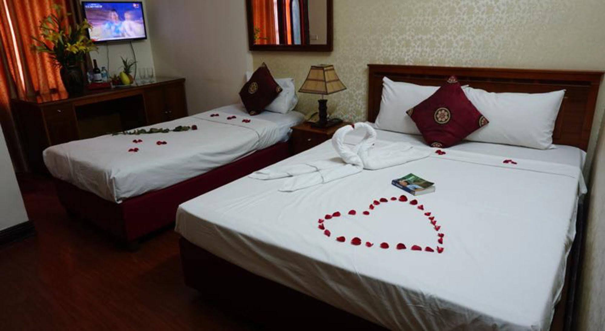 Hanoi Golden Moon Guest House & Travel Hanói Exterior foto