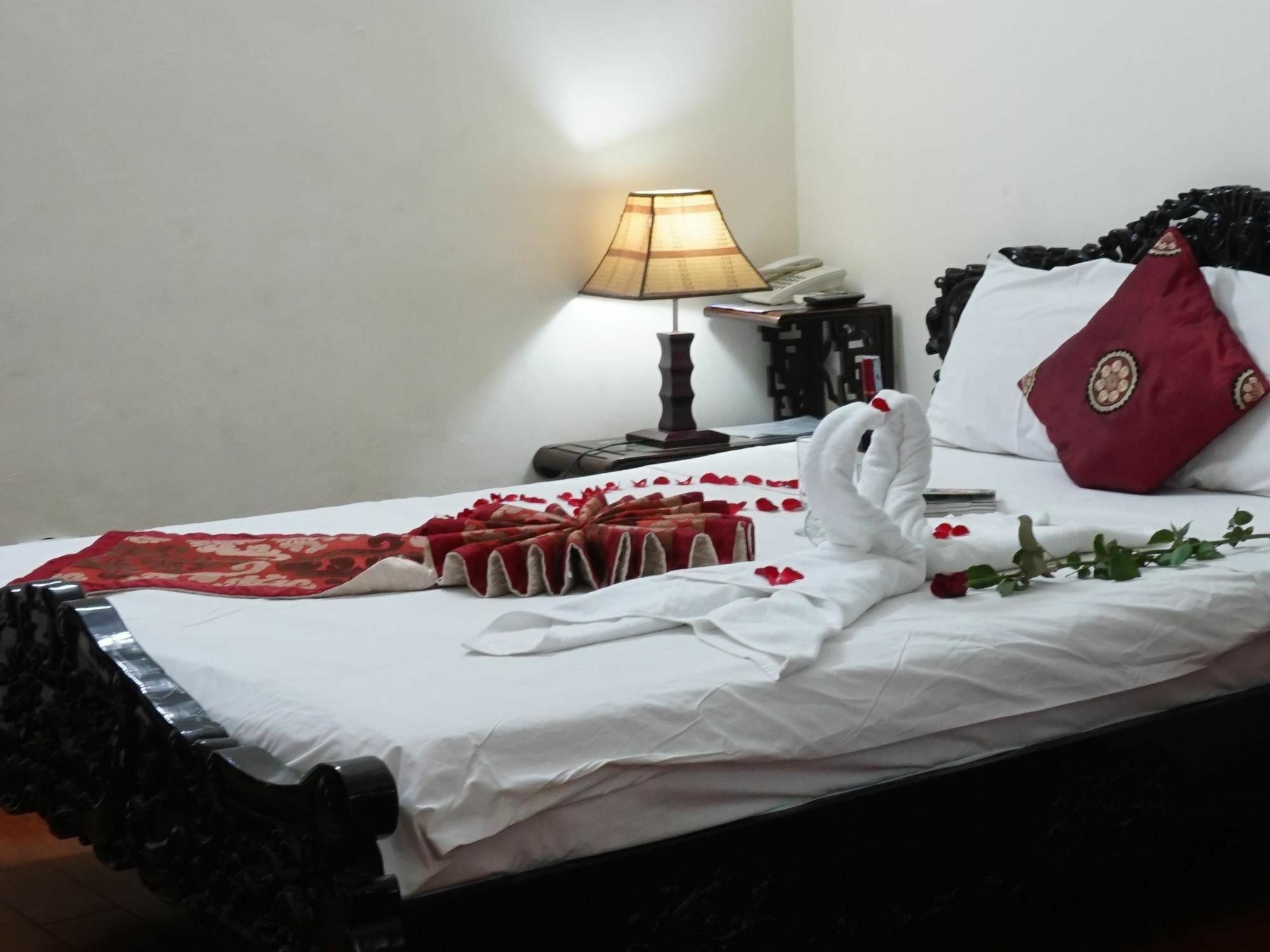 Hanoi Golden Moon Guest House & Travel Hanói Exterior foto